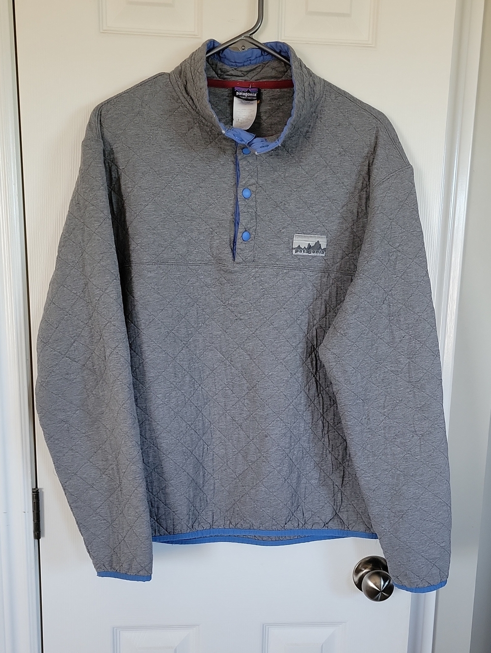 Patagonia Gray Quilted Snap Pullover with Blue Accents